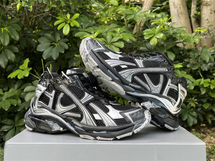 B 17FW Tripe-S High End Sneaker-646