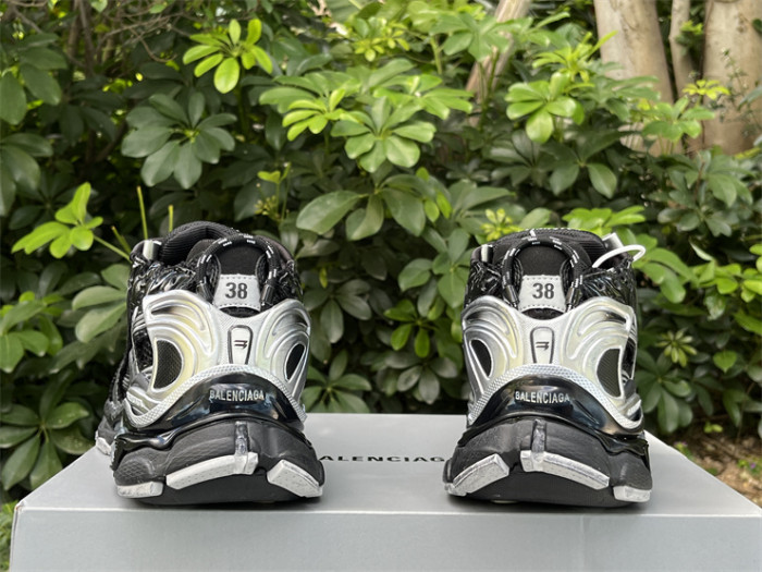 B 17FW Tripe-S High End Sneaker-646