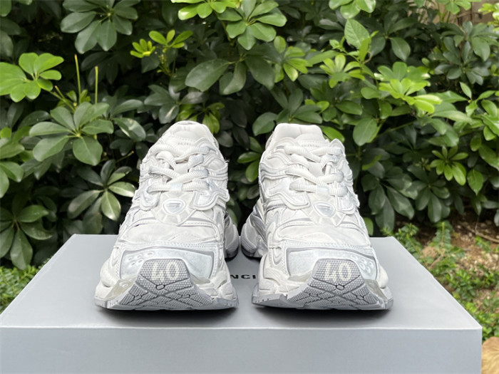 B 17FW Tripe-S High End Sneaker-648