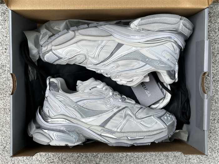 B 17FW Tripe-S High End Sneaker-648