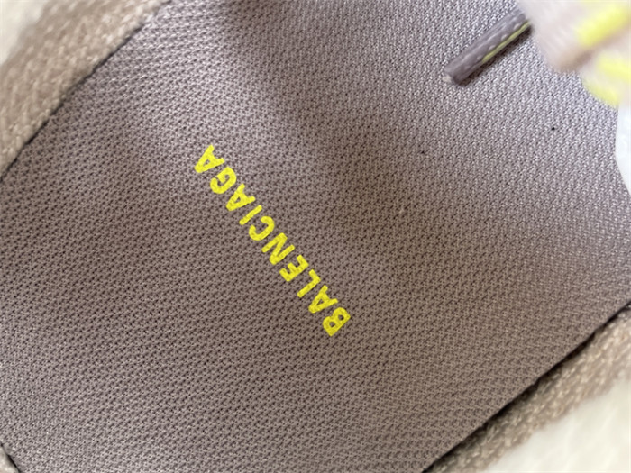 B 17FW Tripe-S High End Sneaker-649