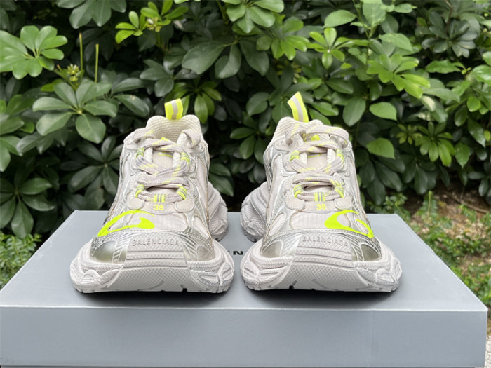 B 17FW Tripe-S High End Sneaker-649