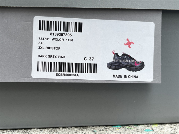 B 17FW Tripe-S High End Sneaker-650