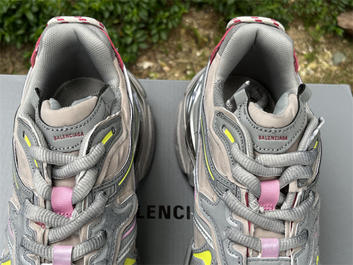 B 17FW Tripe-S High End Sneaker-651