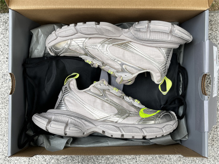 B 17FW Tripe-S High End Sneaker-649