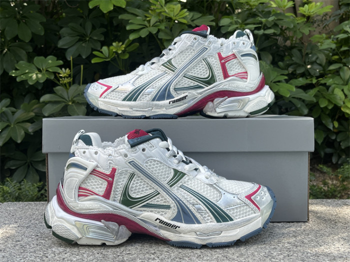 B 17FW Tripe-S High End Sneaker-652