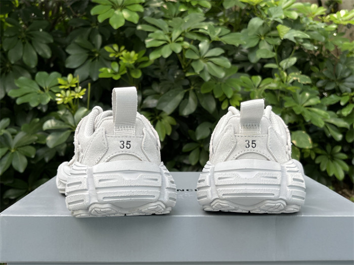 B 17FW Tripe-S High End Sneaker-653