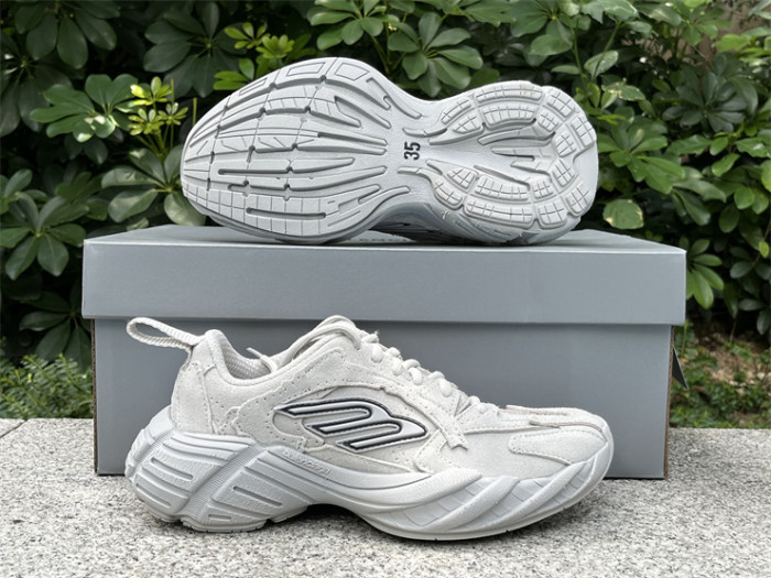 B 17FW Tripe-S High End Sneaker-653