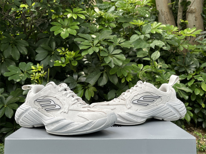 B 17FW Tripe-S High End Sneaker-653