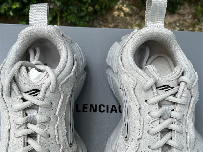 B 17FW Tripe-S High End Sneaker-653