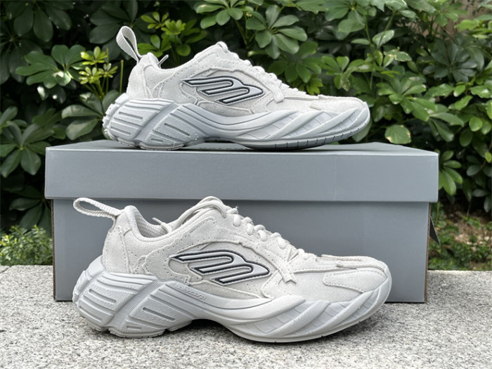 B 17FW Tripe-S High End Sneaker-653