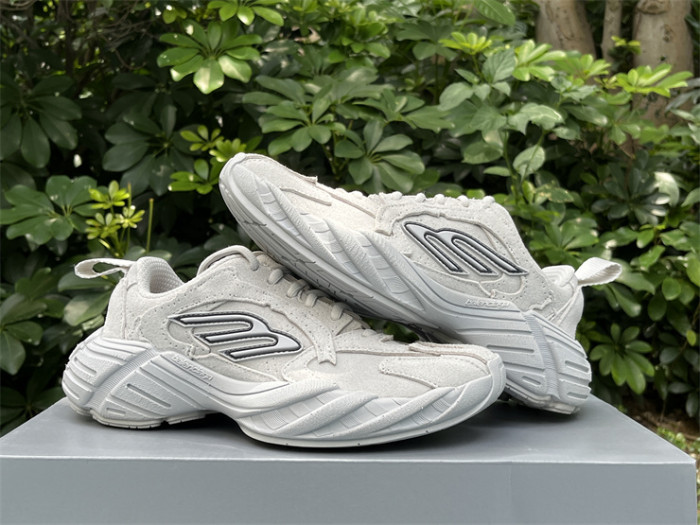 B 17FW Tripe-S High End Sneaker-653