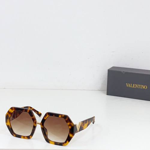 V Sunglasses AAAA-638