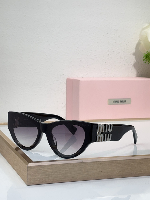 Miu Miu Sunglasses AAAA-1935