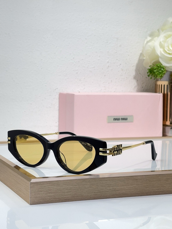 Miu Miu Sunglasses AAAA-1922