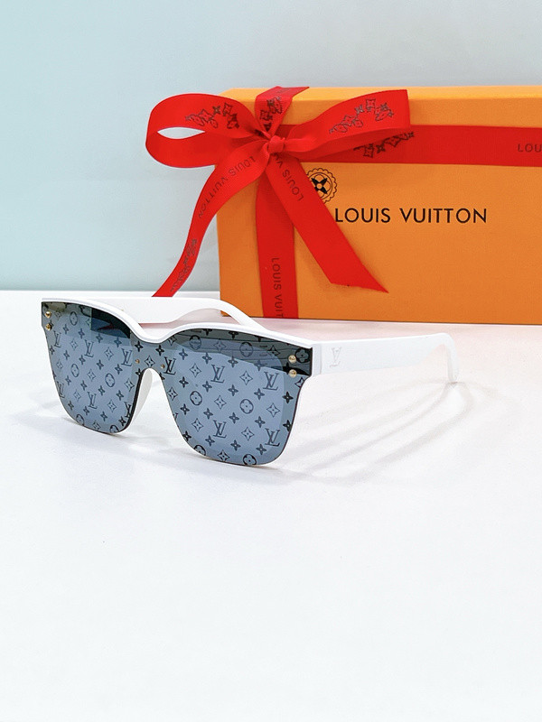 LV Sunglasses AAAA-6121