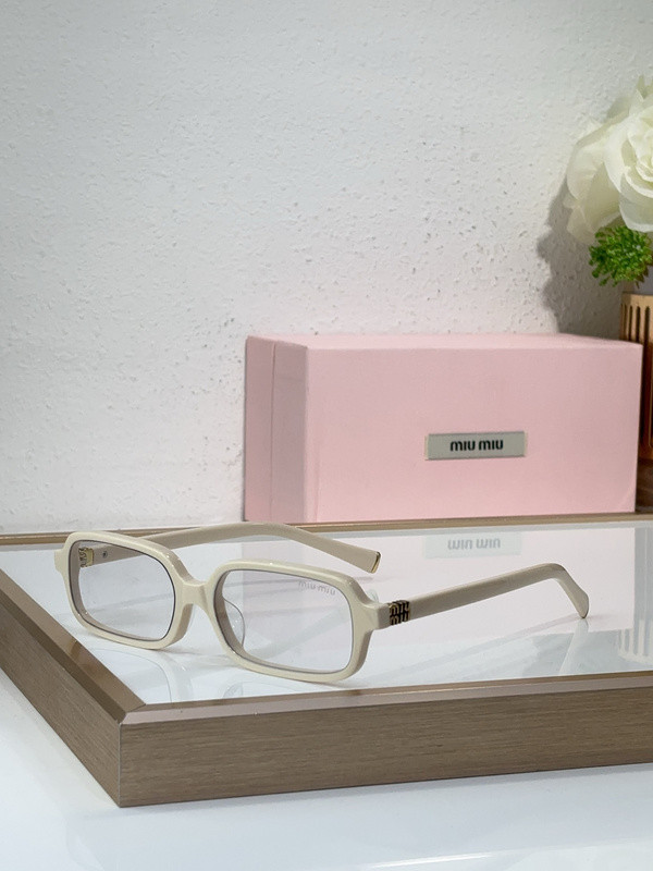 Miu Miu Sunglasses AAAA-1962