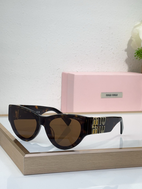 Miu Miu Sunglasses AAAA-1936
