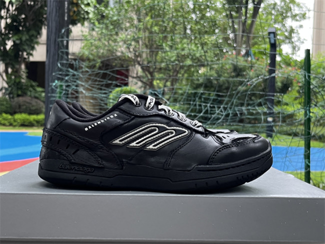 B 17FW Tripe-S High End Sneaker-657