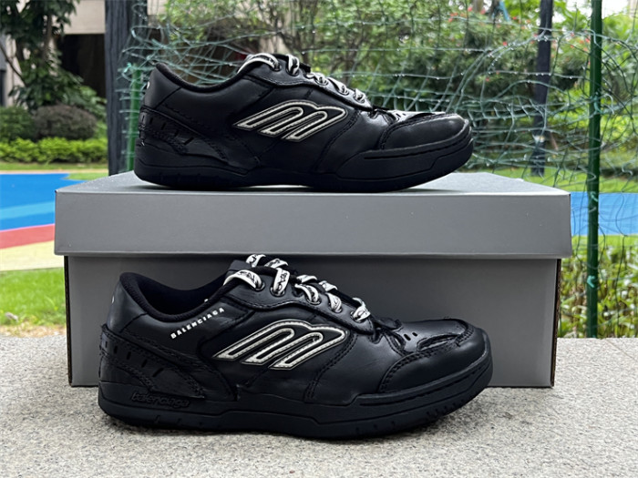 B 17FW Tripe-S High End Sneaker-657