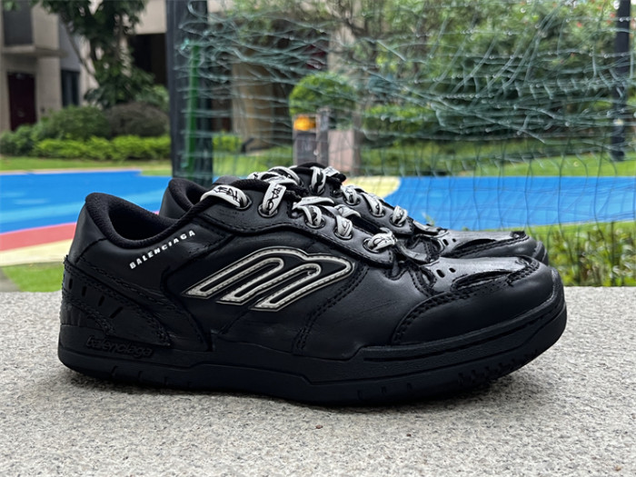 B 17FW Tripe-S High End Sneaker-657