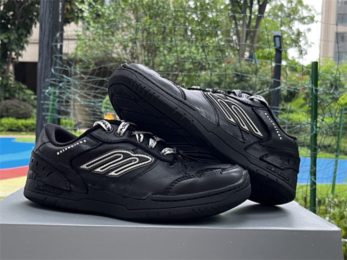 B 17FW Tripe-S High End Sneaker-657