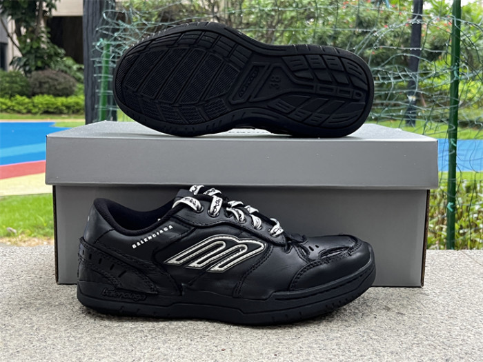 B 17FW Tripe-S High End Sneaker-657