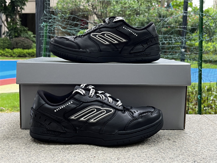 B 17FW Tripe-S High End Sneaker-657