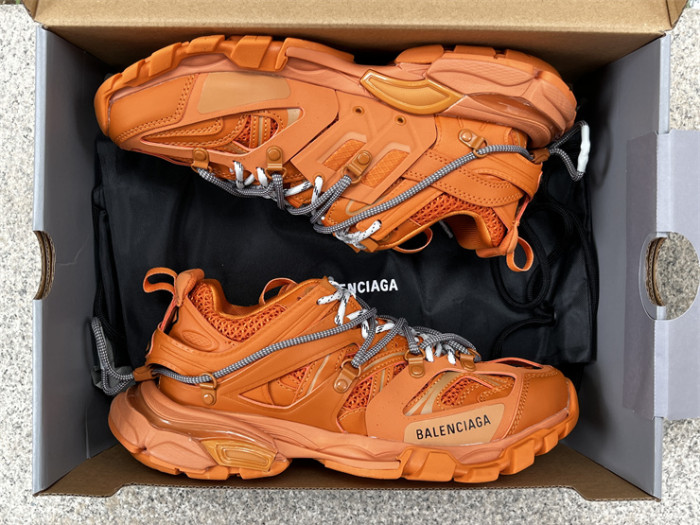 B 17FW Tripe-S High End Sneaker-661