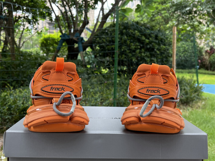 B 17FW Tripe-S High End Sneaker-661