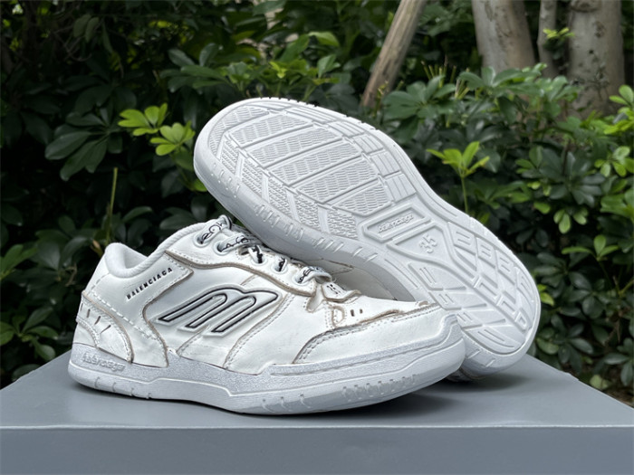 B 17FW Tripe-S High End Sneaker-659