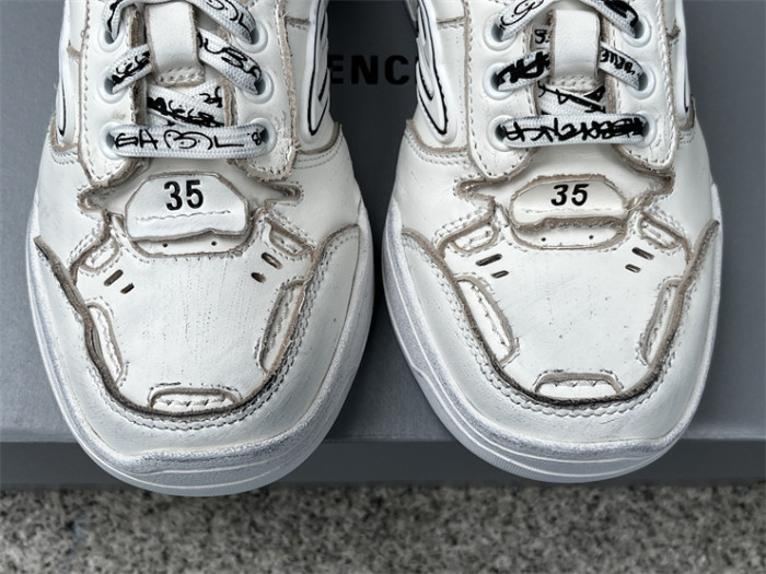 B 17FW Tripe-S High End Sneaker-659