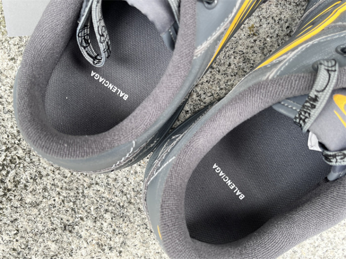 B 17FW Tripe-S High End Sneaker-662