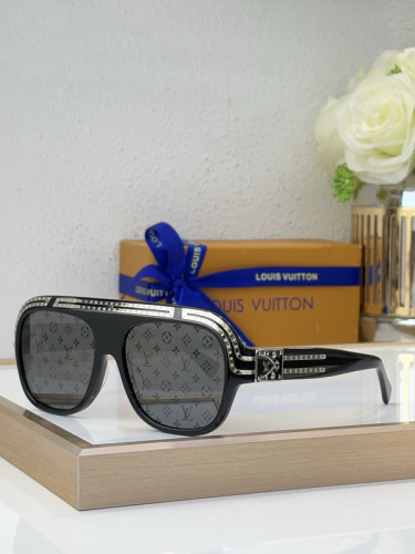 LV Sunglasses AAAA-6522