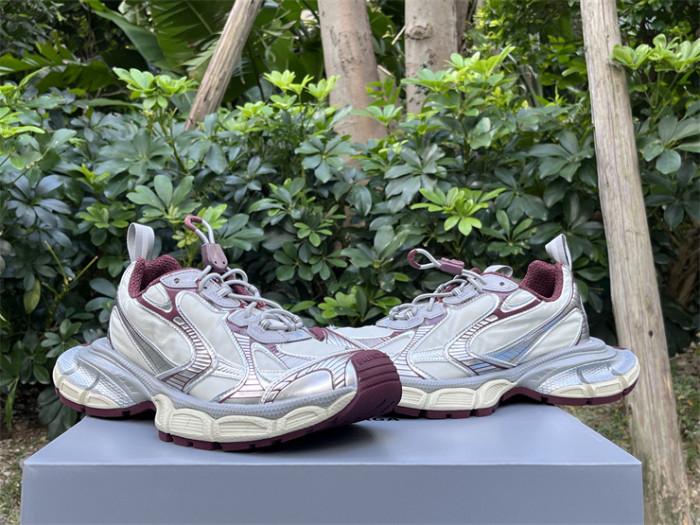 B 17FW Tripe-S High End Sneaker-666