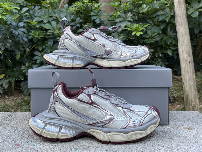 B 17FW Tripe-S High End Sneaker-666