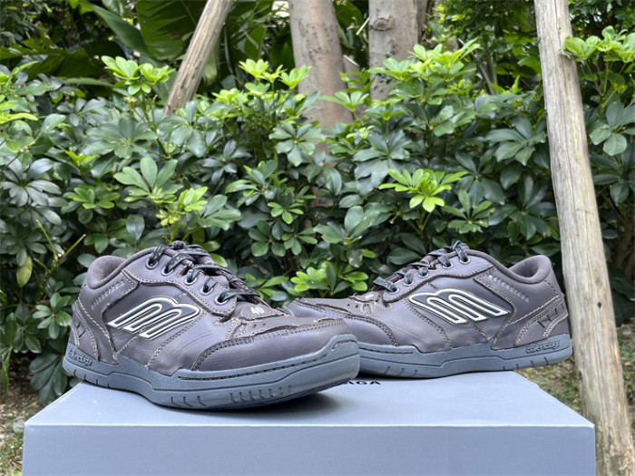 B 17FW Tripe-S High End Sneaker-665