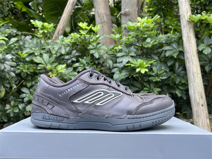 B 17FW Tripe-S High End Sneaker-665