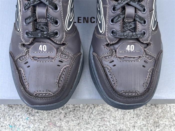 B 17FW Tripe-S High End Sneaker-665