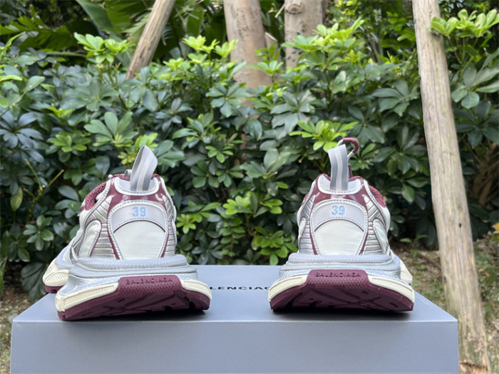 B 17FW Tripe-S High End Sneaker-666