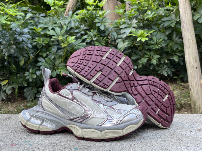 B 17FW Tripe-S High End Sneaker-666