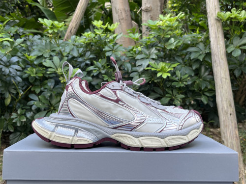 B 17FW Tripe-S High End Sneaker-666