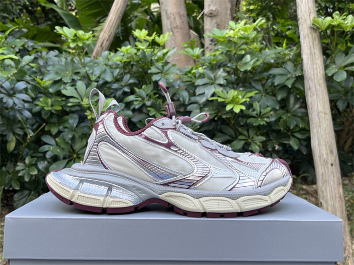 B 17FW Tripe-S High End Sneaker-666