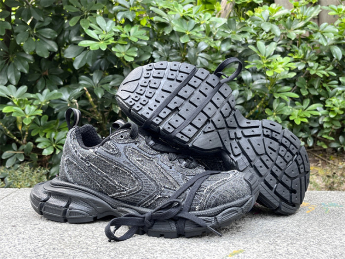 B 17FW Tripe-S High End Sneaker-669