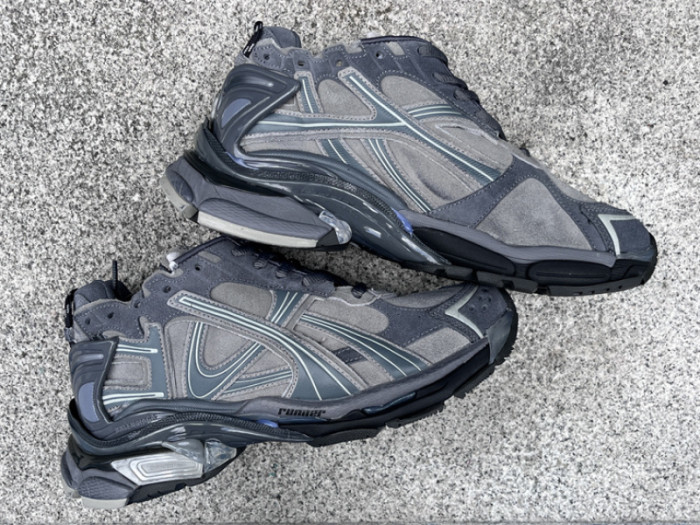 B 17FW Tripe-S High End Sneaker-667