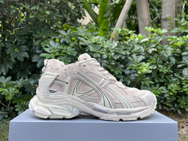 B 17FW Tripe-S High End Sneaker-668