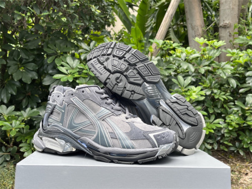 B 17FW Tripe-S High End Sneaker-667