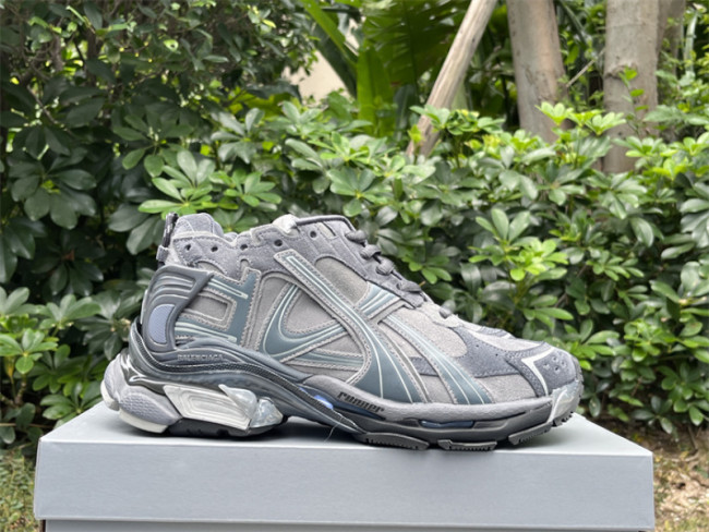 B 17FW Tripe-S High End Sneaker-667