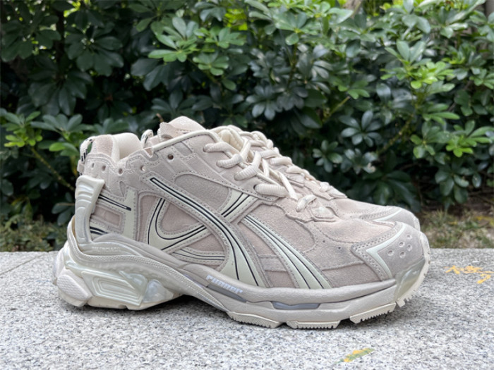 B 17FW Tripe-S High End Sneaker-668