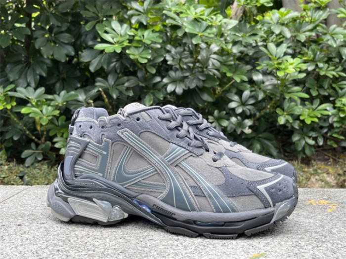 B 17FW Tripe-S High End Sneaker-667